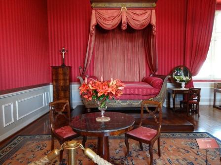 Daybed in salon at Chateau d'Amboise