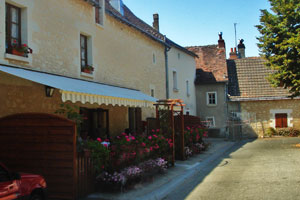 terrace at the rear of the restaurant in Barrou