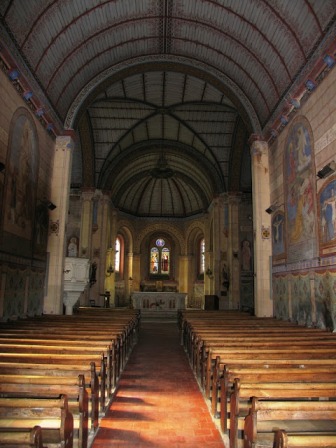 St.Andr�-church-Villaines-les-Rochers nave